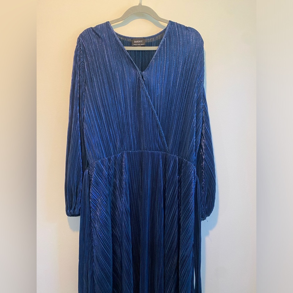 Nordstrom Rack Navy blue/metallic modest dress. Size 12/XL Bardot brand